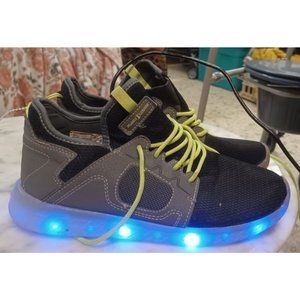 Flashlights Sneakers Mens SZ 5 Black & Gray Neon Green Laces